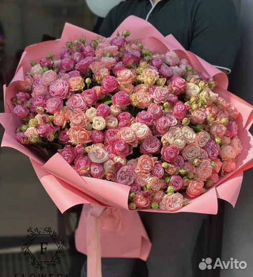 Пионовидные розы букет