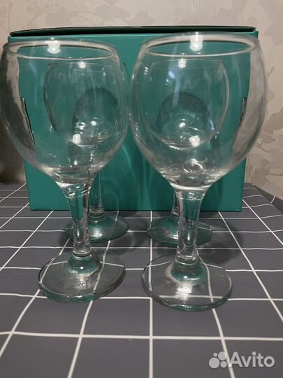 Бокалы под вино