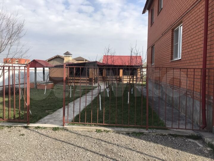 Дом 320 м² на участке 17 сот.