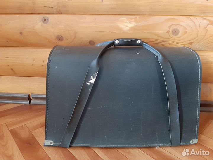 Электрическая швейная машинка