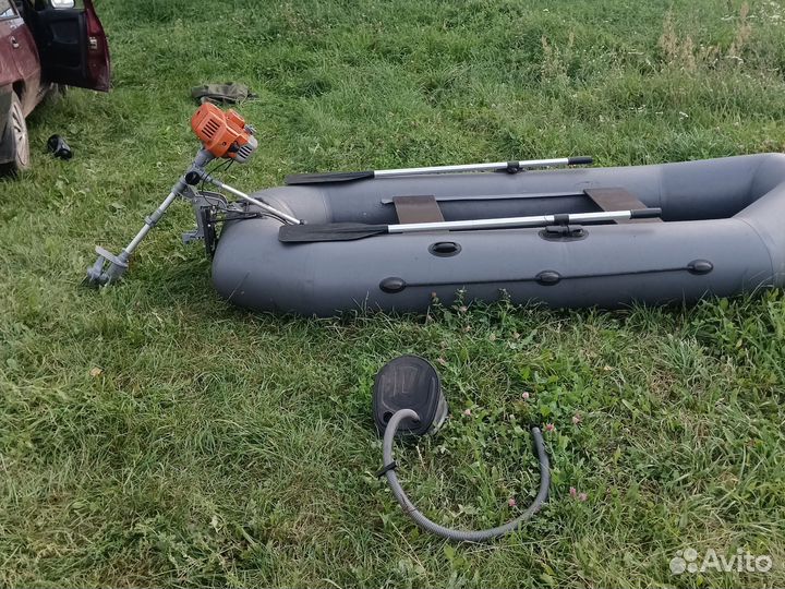 Лодка с мотором