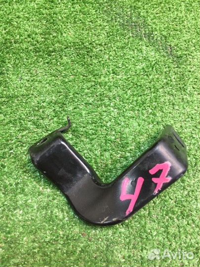 Кронштейн Toyota Corolla ZRE210 1ZR 2020