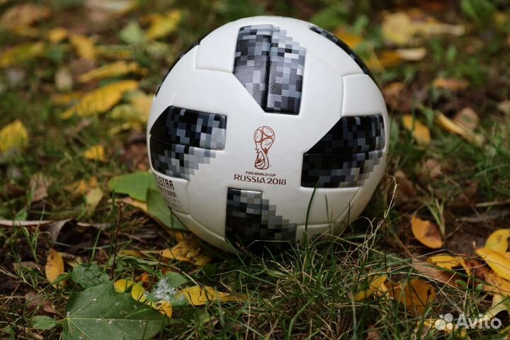 Футбольный мяч adidas telstar fifa 2018