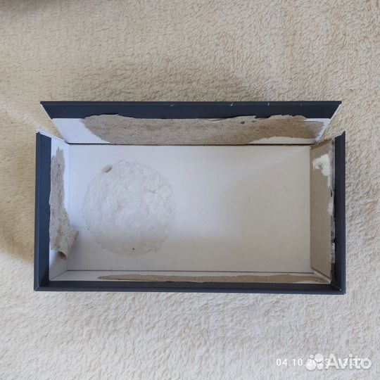 Коробка от iPhone 8