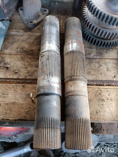 Вал навески поворотный 70-4605023 мтз