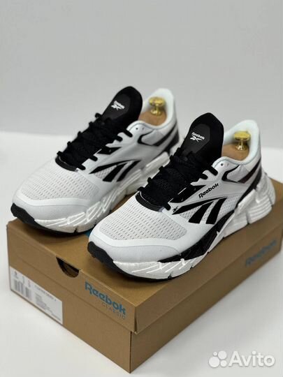 Кроссовки Reebok floatzig белые 1