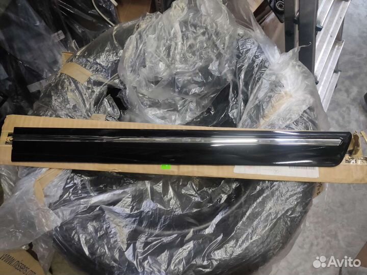 Накладка задней левой двери w210 новая оригинал