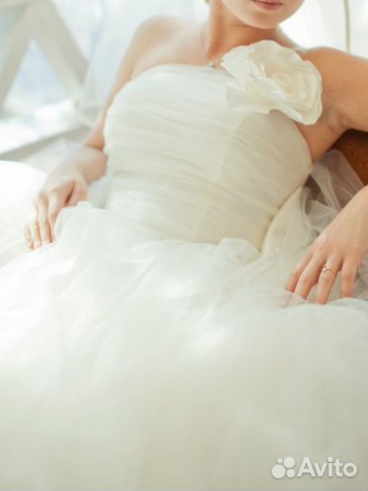 Свадебное платье 40 42 шлейф 1метр