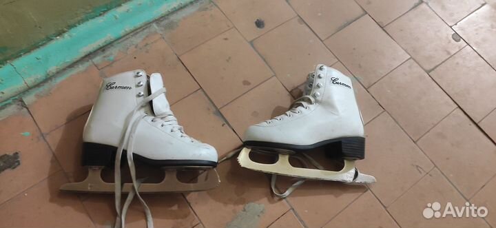Коньки женские 37 размер