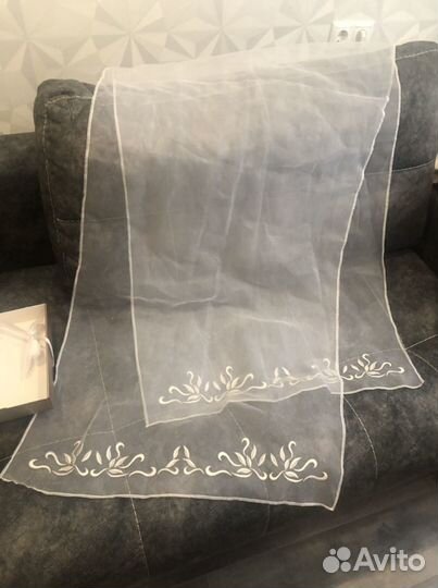 Шифоновый платок белый с узорами