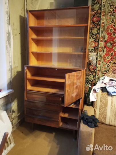 Книжный шкаф и тумба