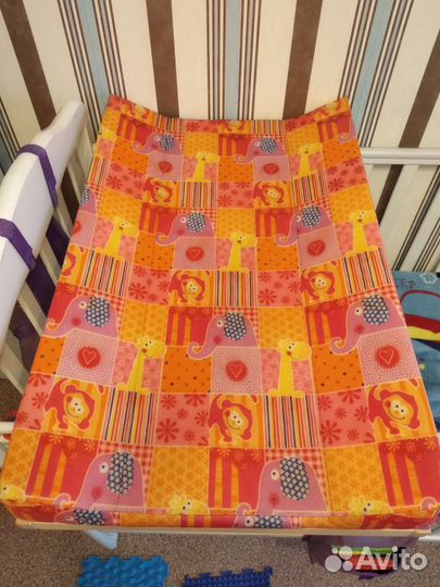 Пеленальная доска на кроватку