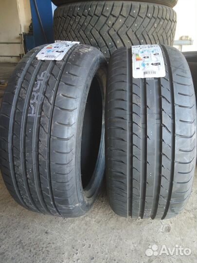 Maxxis Victra Sport SUV VS5 245/40 R20 и 275/35 R20