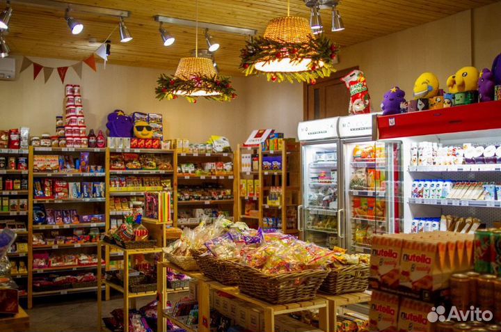 Продавец в продуктовый магазин