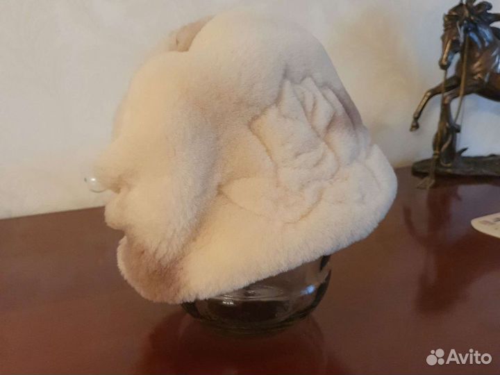Шапка из мутона женская