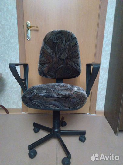 Компьютерное кресло