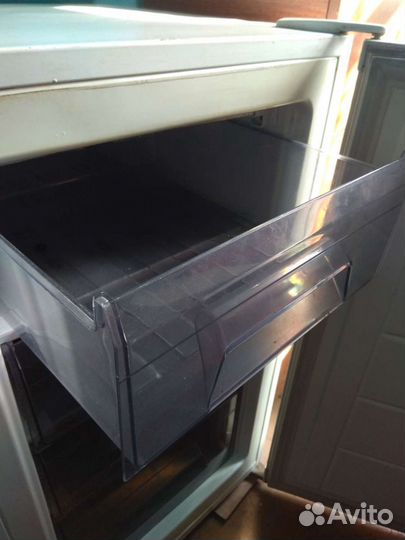 Морозильная камера Elenberg не работает