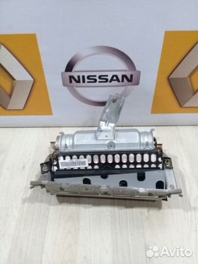 Подушка пассажира Airbag в панель Nissan micra K12