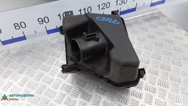 Корпус воздушного фильтра Toyota Verso 2010