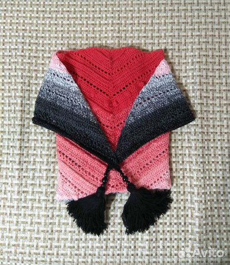 Бактус вязаный (шаль). Ручная работа