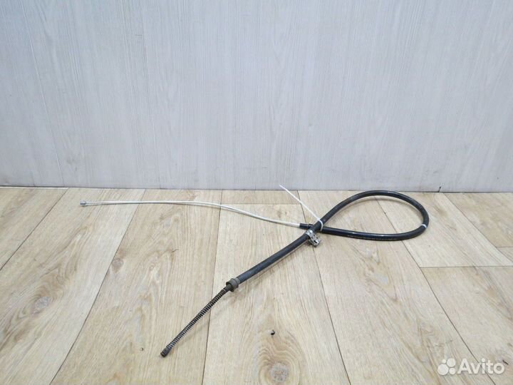 Трос стояночного тормоза Volkswagen Polo