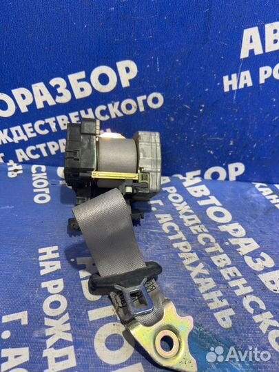 Передний правый ремень безопасности Mercedes-Benz