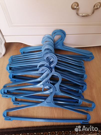 Вешалки плечики