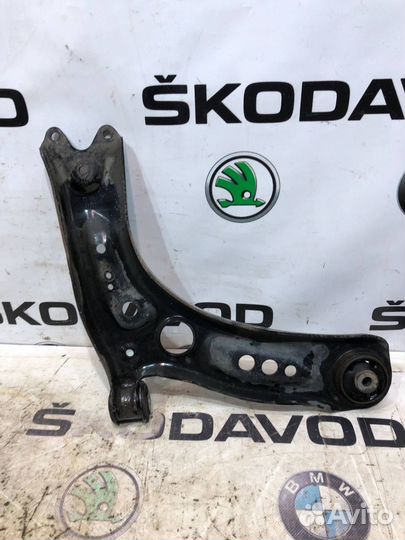 Рычаг подвески передний левый Skoda Octavia A7