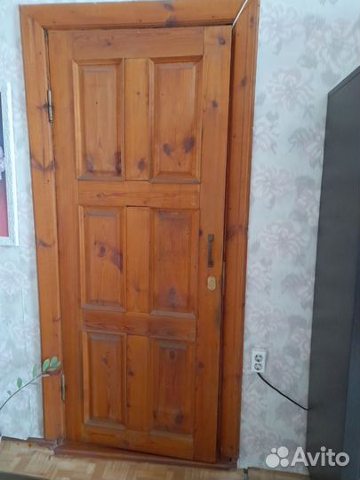 Дверь деревянная