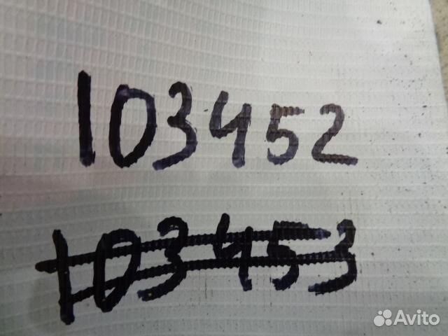 Уплотнитель стекла двери передней правой Mercedes