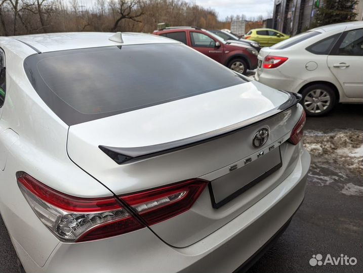 Спойлер на багажник Toyota Camry 70