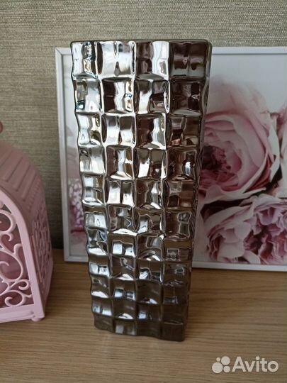 Стильная зеркальная ваза