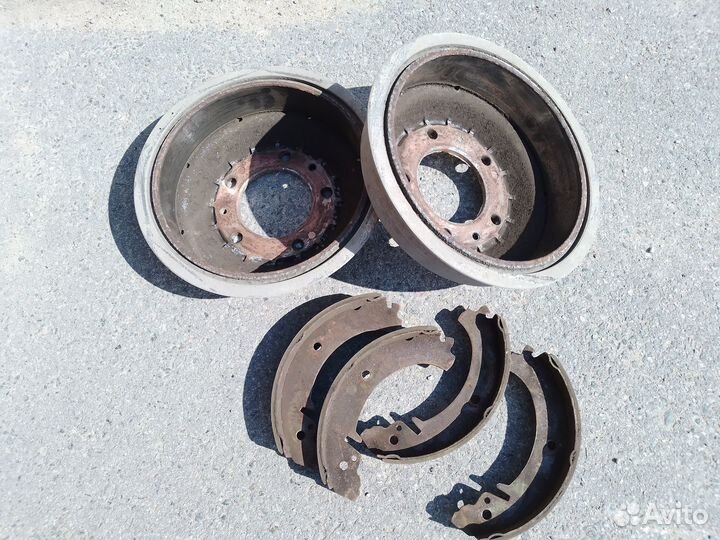 Тормозные диски и колодки на ниву