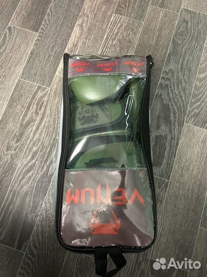 Боксерские перчатки venum 16 oz