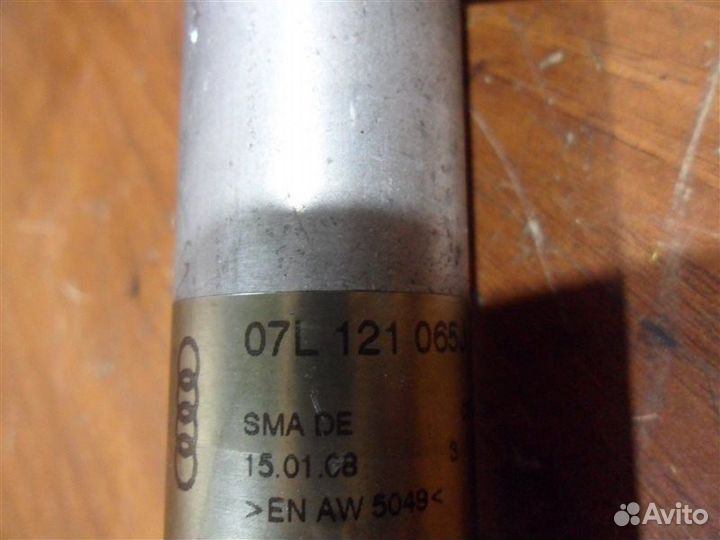 Трубка системы охлаждения Audi S8 D3 2004-2008