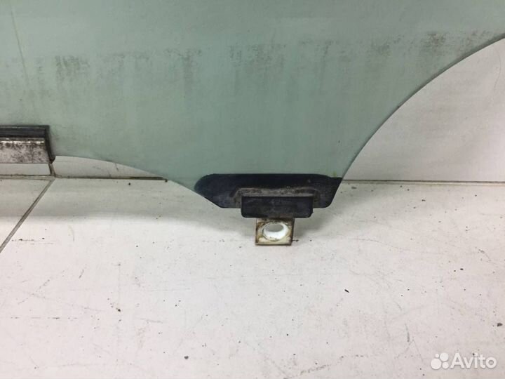 Стекло двери передней левой Toyota Auris E150 2006