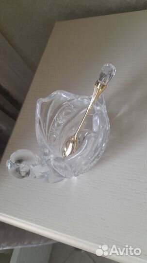 Икорница Лебедь