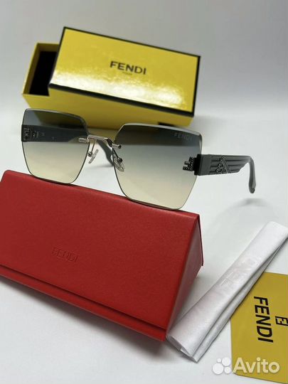 Солнцезащитные очки fendi