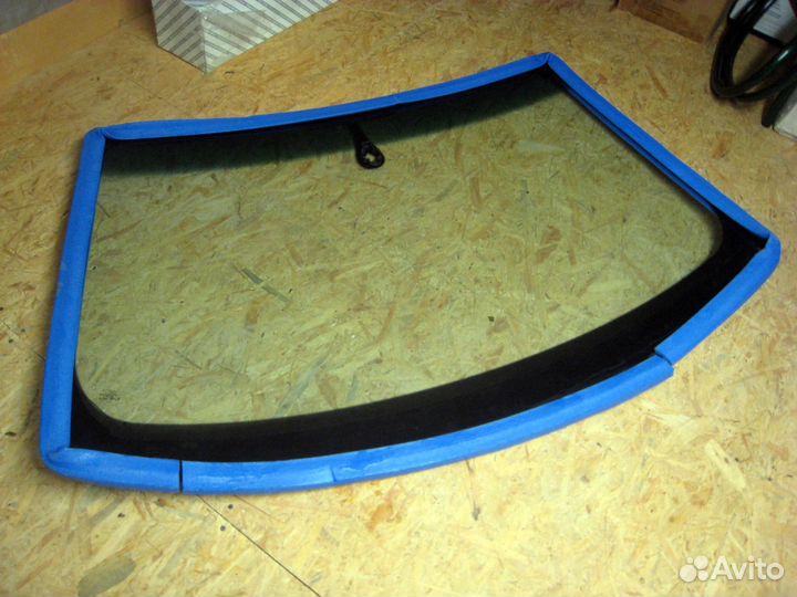 Лобовое стекло на Ауди А-4