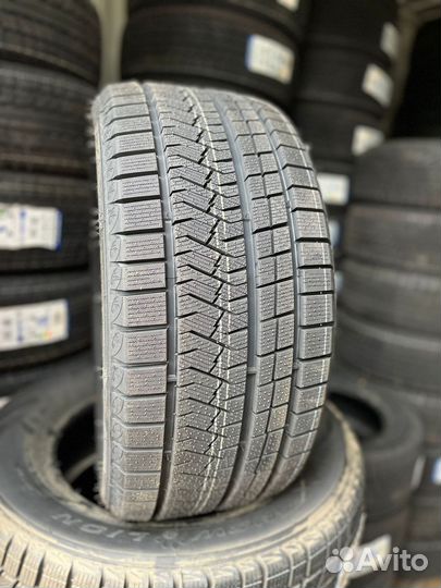 Triangle PL02 255/40 R18