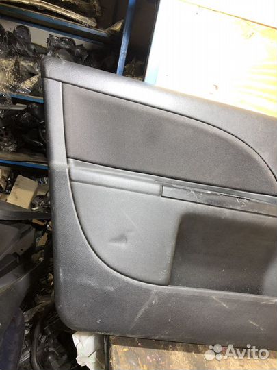 Обшивка передней левой двери Ford Mondeo 3 79011