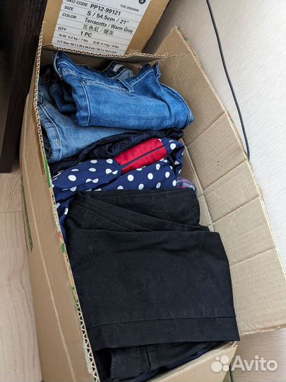 Коробка с брендовыми вещами в отличном состоянии