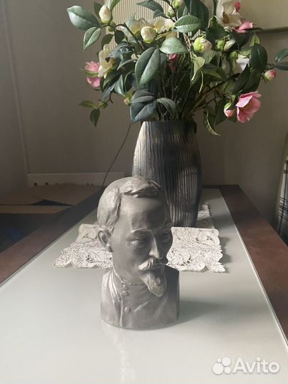 Бюст Ф.Дзержинского, автор Клюшкин