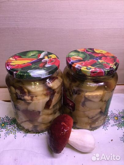 Грибы маринованные,грибная икра,грузди соленые