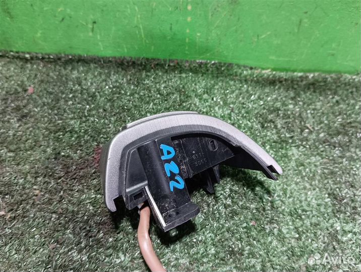 Кнопки мультимедиа на руль Toyota RAV4 A30 2006