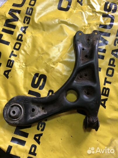 Передний левый рычаг Volkswagen Polo