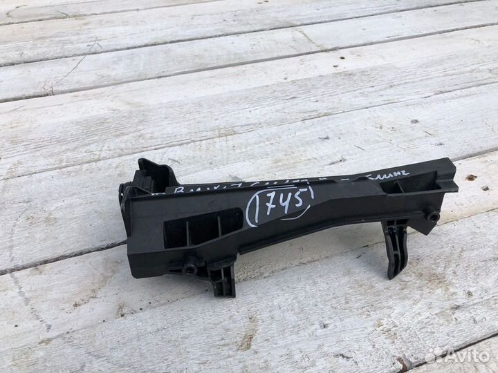 Bmw 7 G11 19- Кронштейн жалюзи левый 1745