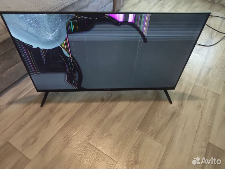 Продам телевизор на запчасти