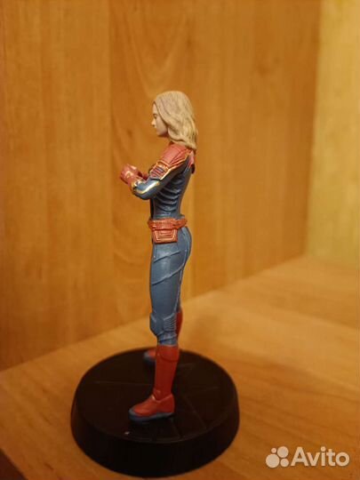 Настольная фигурка