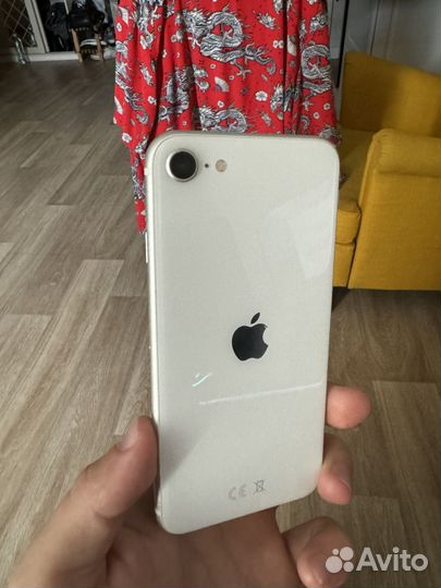 iPhone SE, 64 ГБ